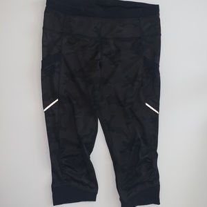 Lululemon Camo Crop Leggings 6